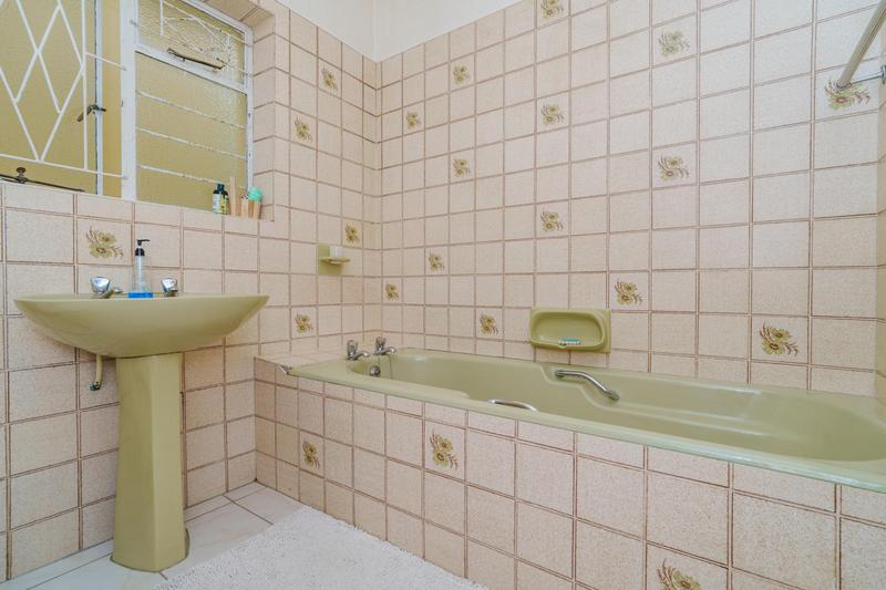 4 Bedroom Property for Sale in Harfield Village Western Cape